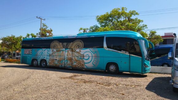 Camiones turísticos ya no podrán operar como “taxi de 40 pasajeros” en Mazatlán, señala delegado de vialidad