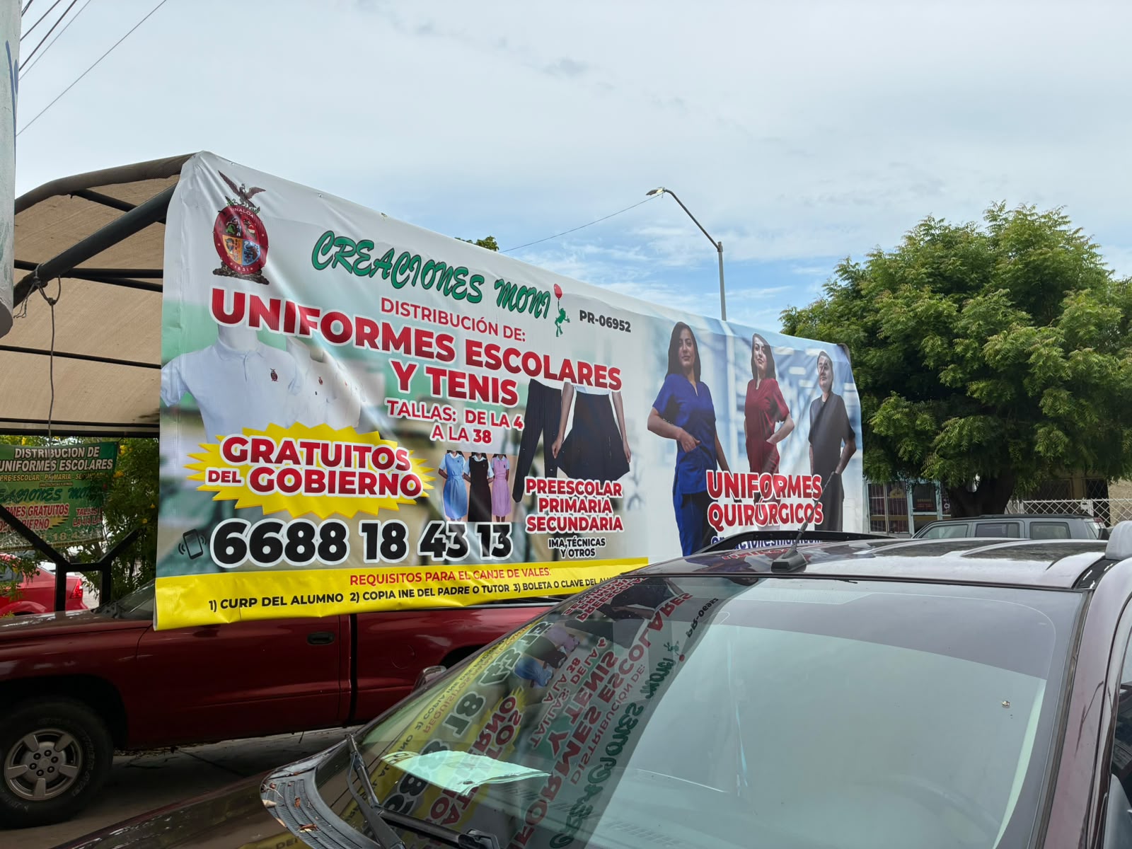 Canje de uniformes en Los Mochis