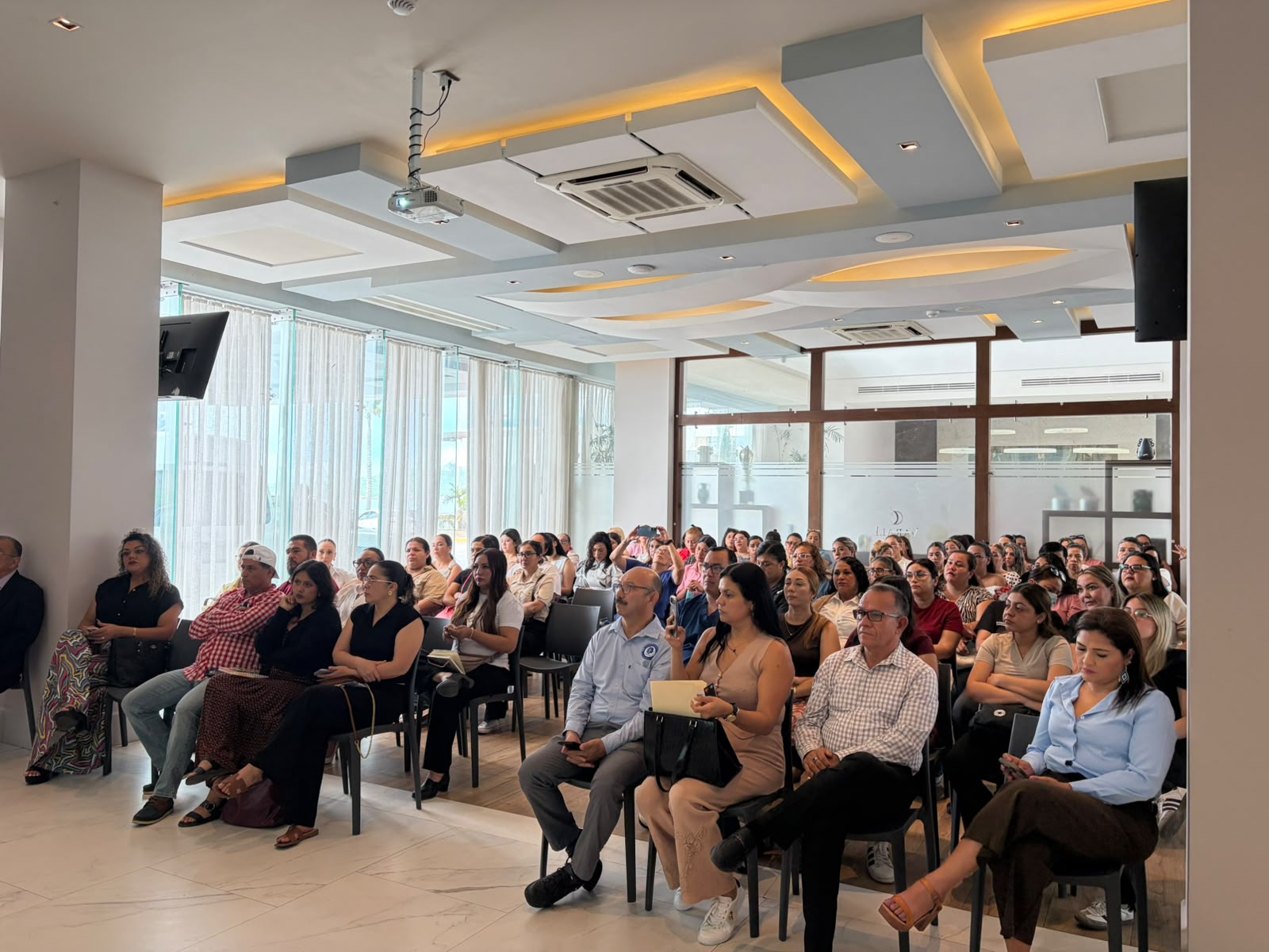 Capacitación "Alumnos Neurodivergentes" en Mazatlán