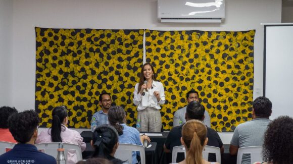 Mazatlán, Sinaloa rompe barreras; capacitan al sector turístico en Lengua de Señas para ofrecer una atención incluyente