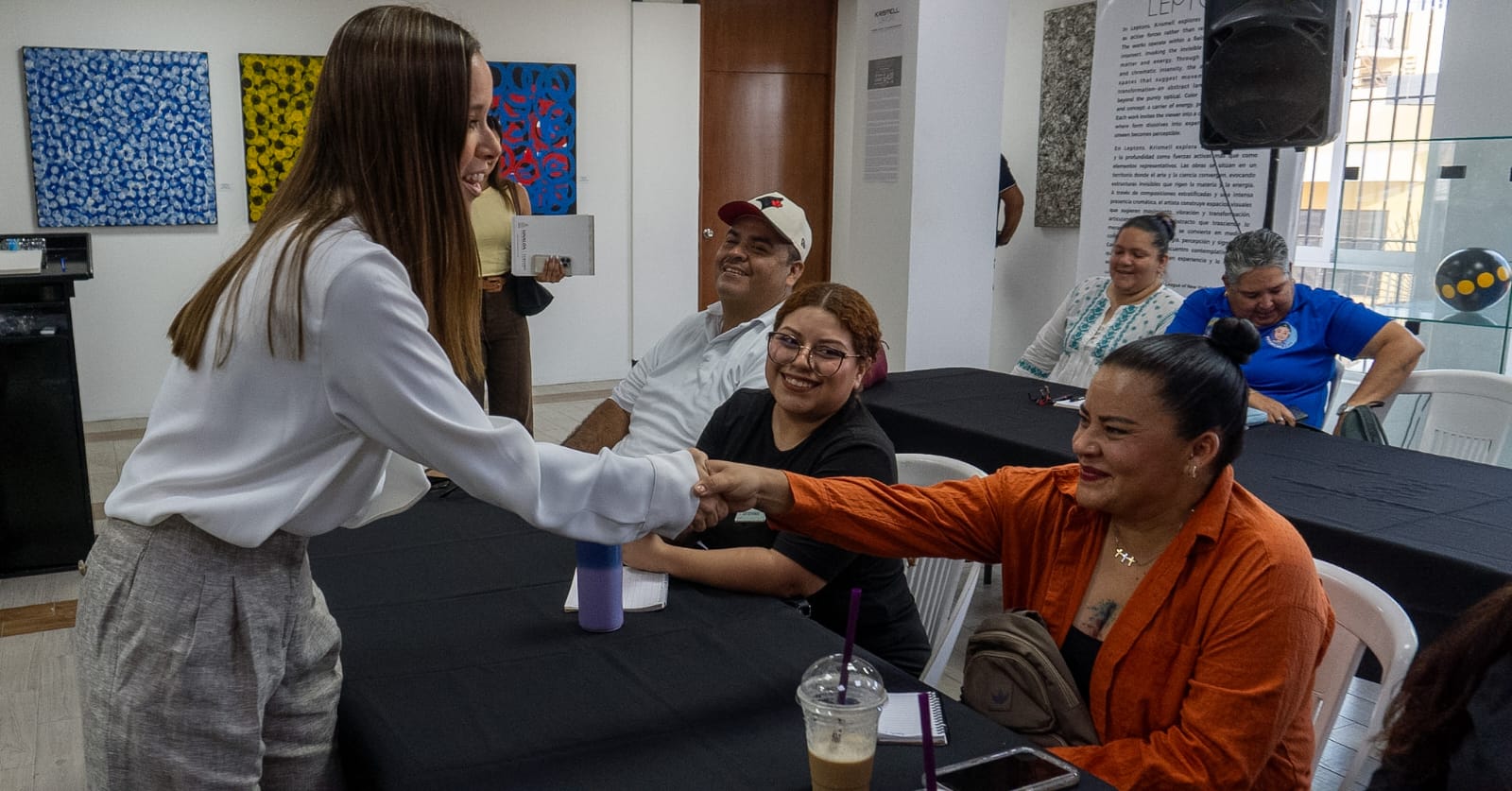 Capacitan a sector turístico de Mazatlán en Lengua de Señas Mexicana