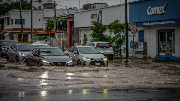 Fuertes lluvias registradas este lunes colapsaron la barda de un Jardín de Niños en Culiacán: SEPyC