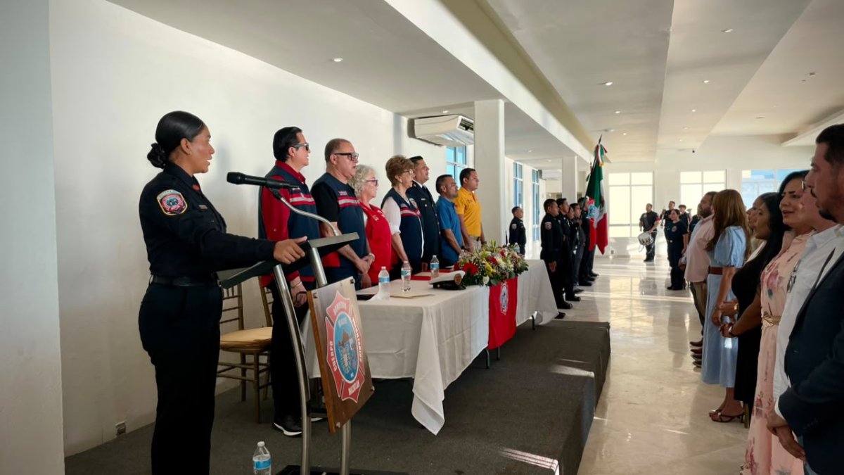 celebran bomberos de mazatlan sinaloa su día con nuevos elementos listos para servir evento