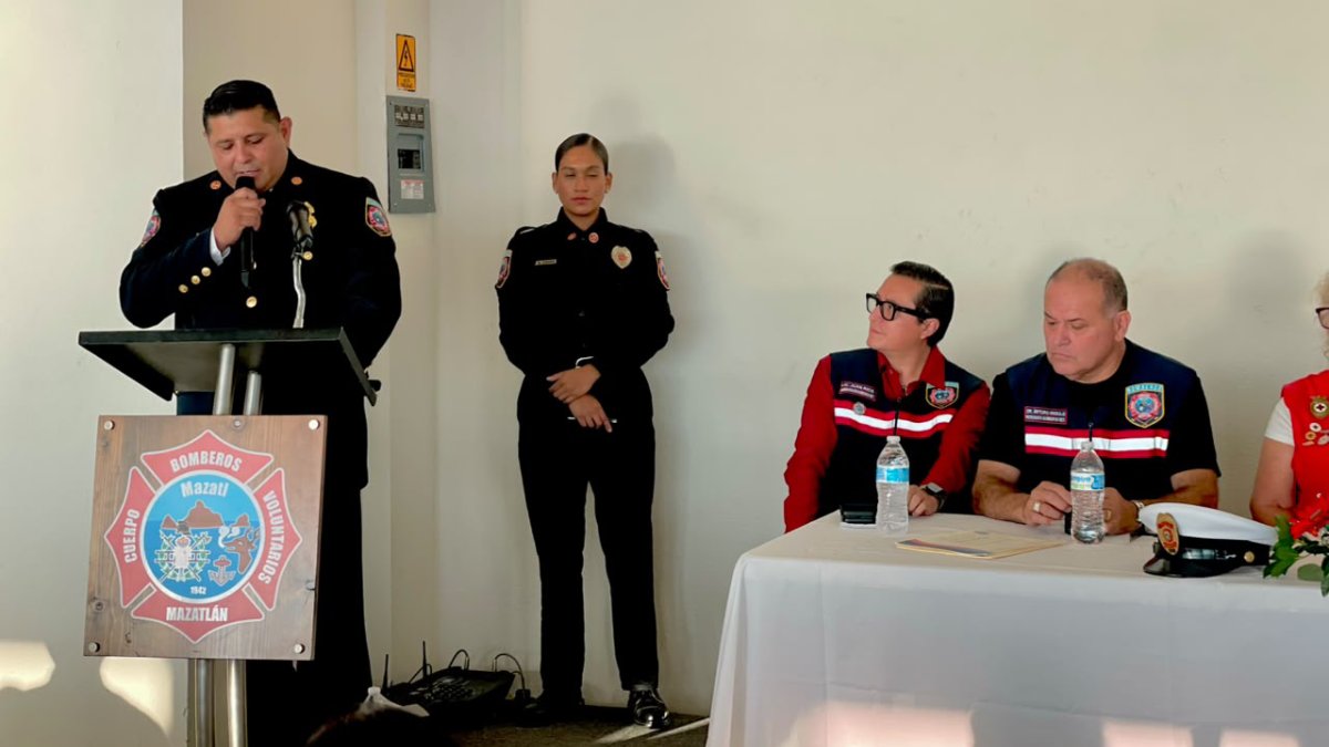 celebran bomberos de mazatlan sinaloa su día con nuevos elementos listos para servir mensaje