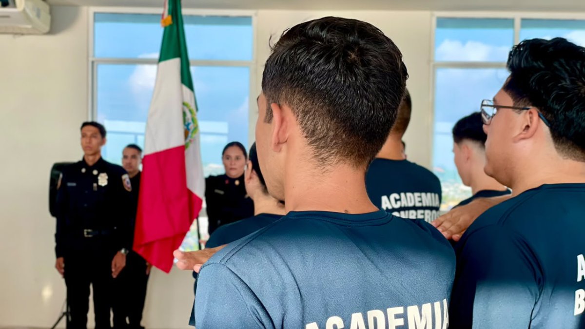 celebran bomberos de mazatlan sinaloa su día con nuevos elementos listos para servir