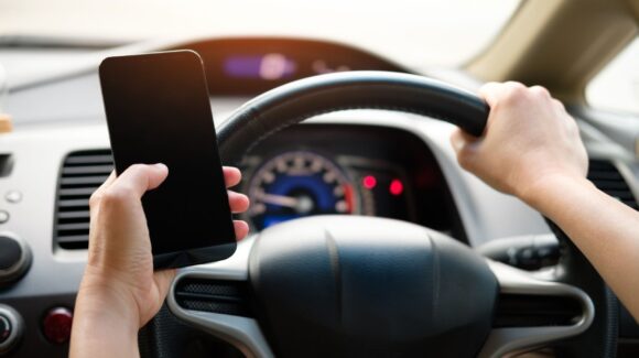 Celular al volante supera al alcohol como principal causa de accidentes viales en Culiacán, Sinaloa