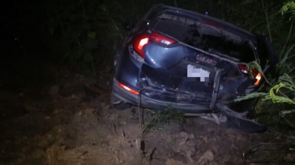 Choque termina con una camioneta dentro de un dren en la sindicatura de Benito Juárez, Guasave, Sinaloa