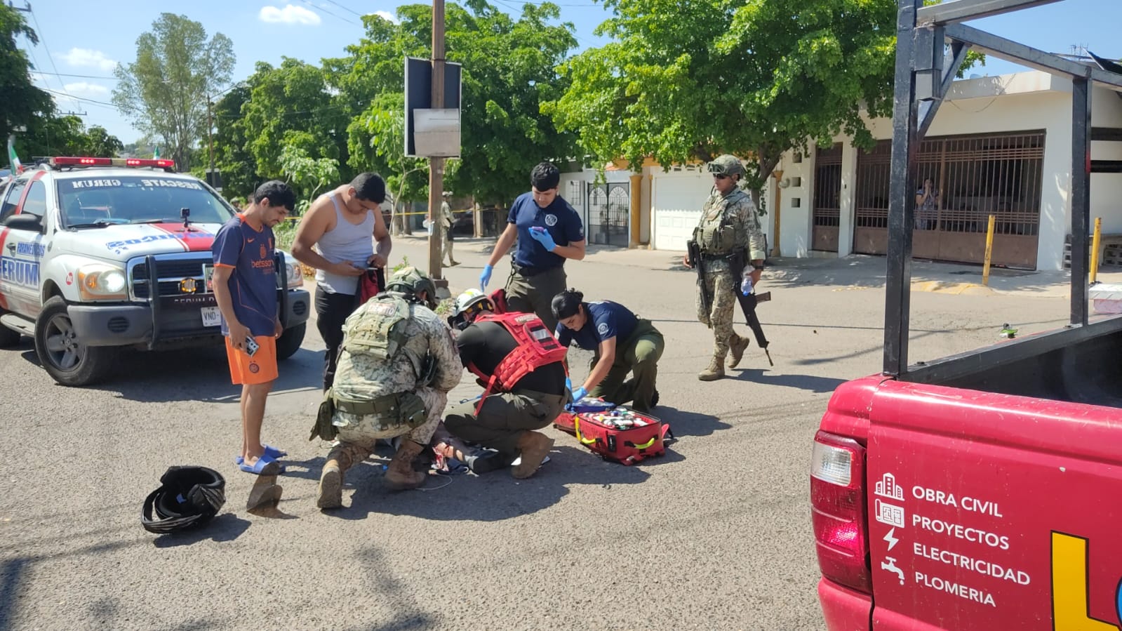 Choque entre motociclista y automovilista en Prados del Sur, Culiacán