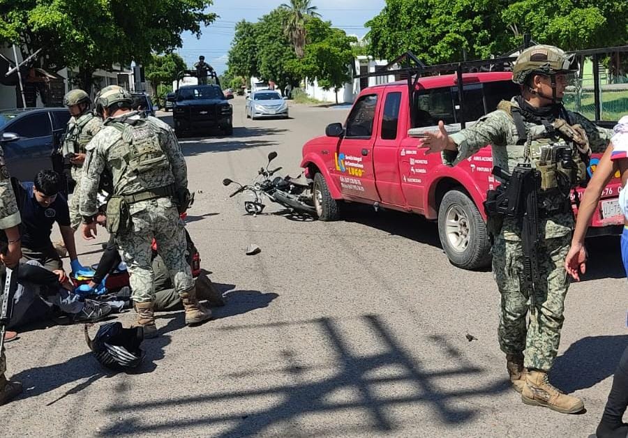 Choque entre motociclista y automovilista en Prados del Sur, Culiacán