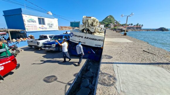 Cierran acceso al Cerro del Crestón por hundimiento de la calle en Mazatlán, Sinaloa