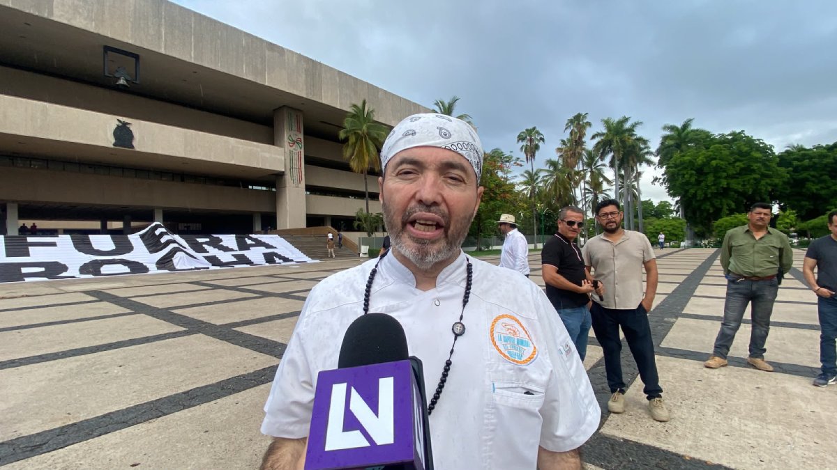 ciudadanos se manifiestan en palacio de gobierno en culiacan opinion