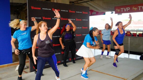 ¡A mover el cuerpo por una buena causa! Zumba llena de energía el Teodoro Mariscal en Mazatlán, Sinaloa
