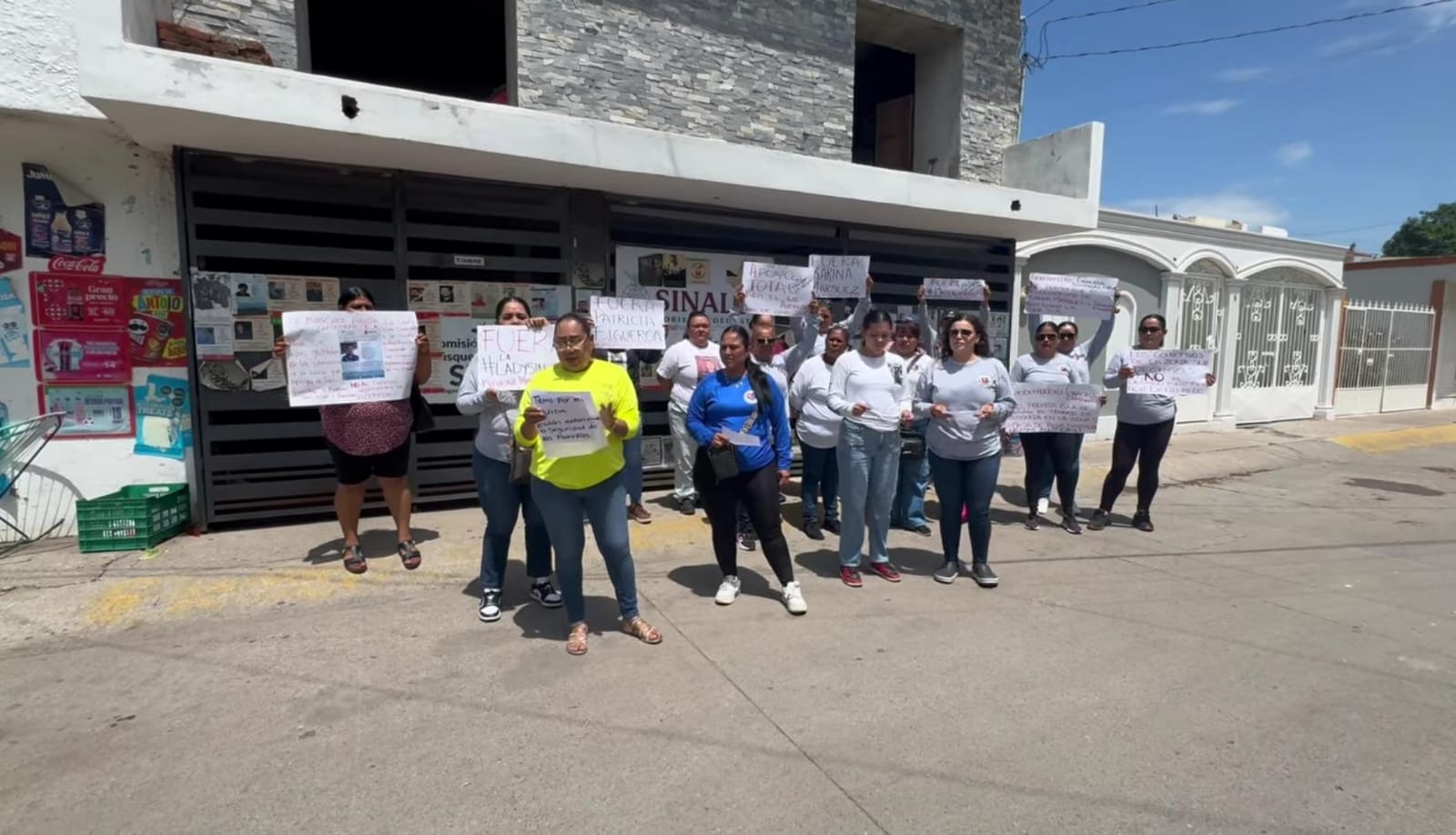 Colectivos de búsqueda en Mazatlán protestan tras la remoción del director de la CEBP en el sur
