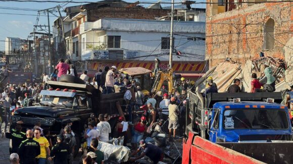 Van 169 muertos y 668 heridos por el terremoto en Colombia