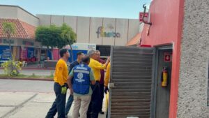 comerciantes de plaza fiesta las palmas estallan contra la burocracia lugar