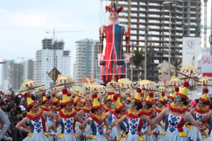 Comparsa en el Carnaval de Mazatlán