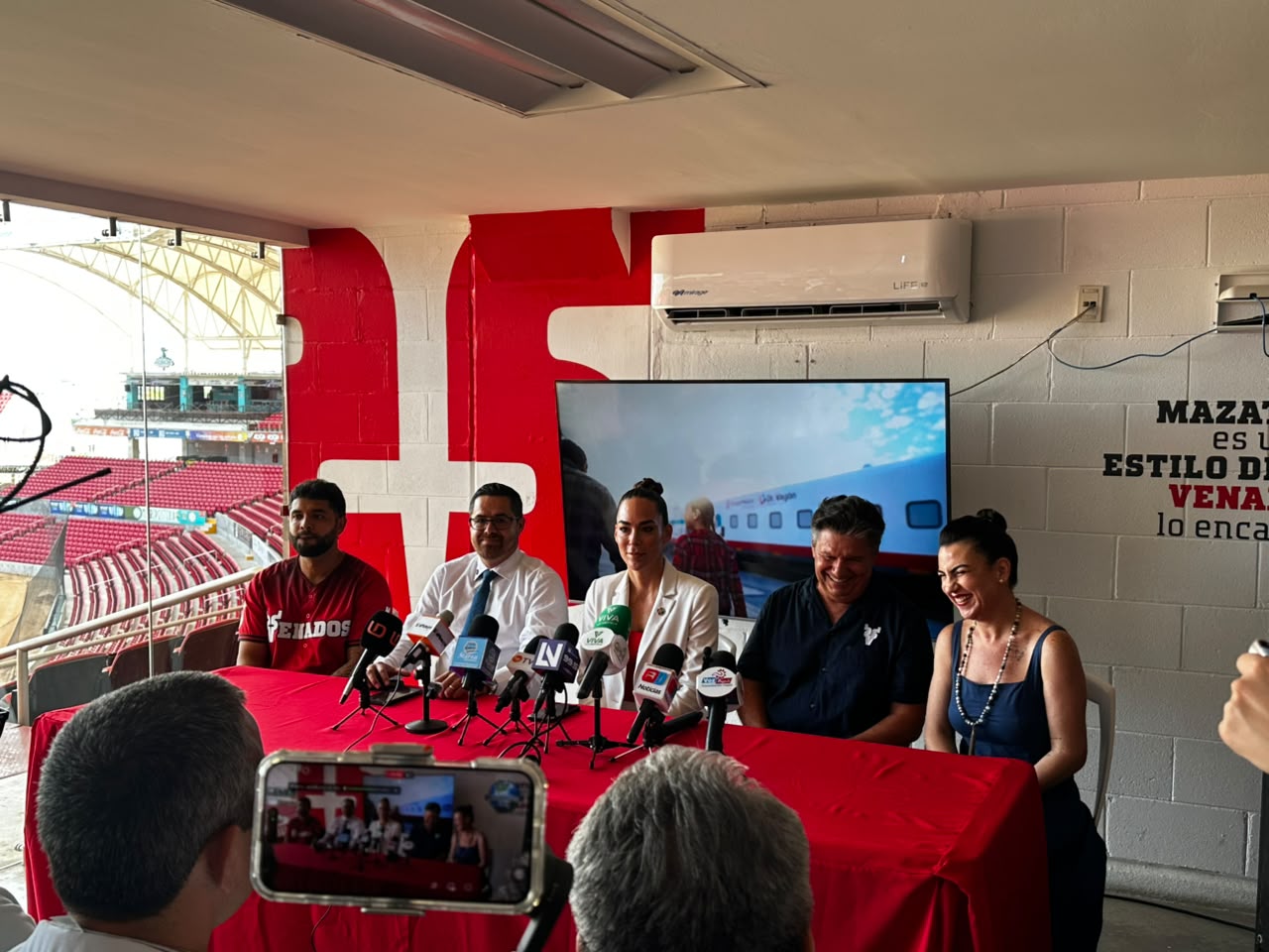 Conferencia sobre la estancia del Dr. Vagón en Mazatlán