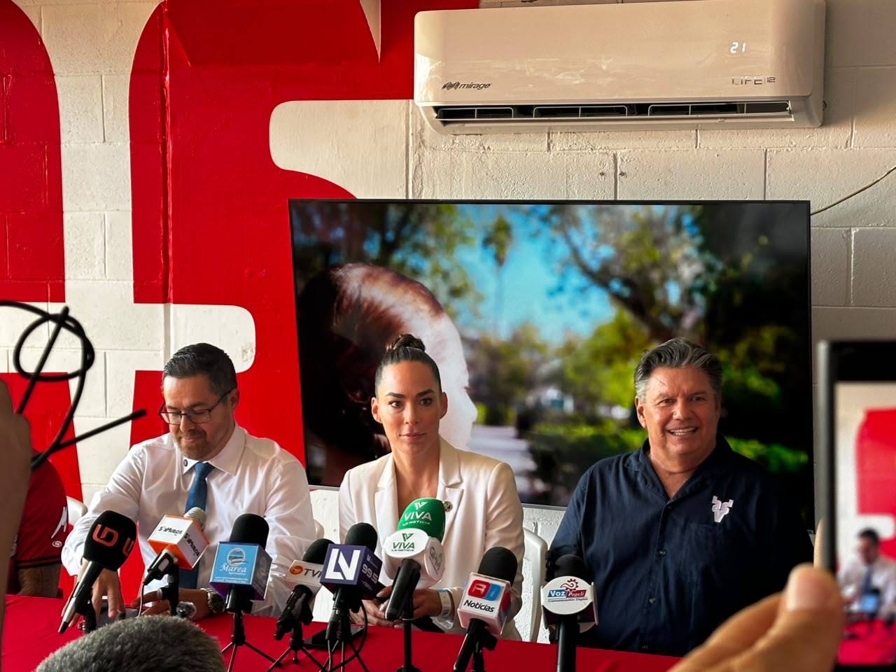Conferencia sobre la estancia del Dr. Vagón en Mazatlán