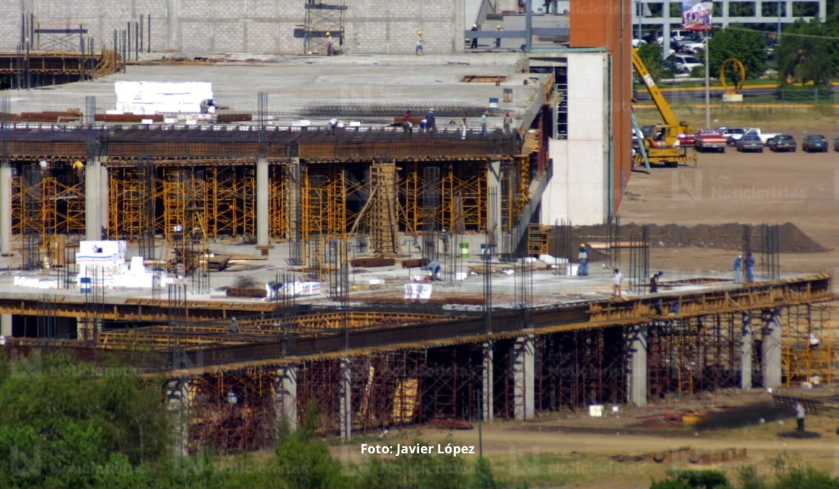 construccion de plaza forum culiacan