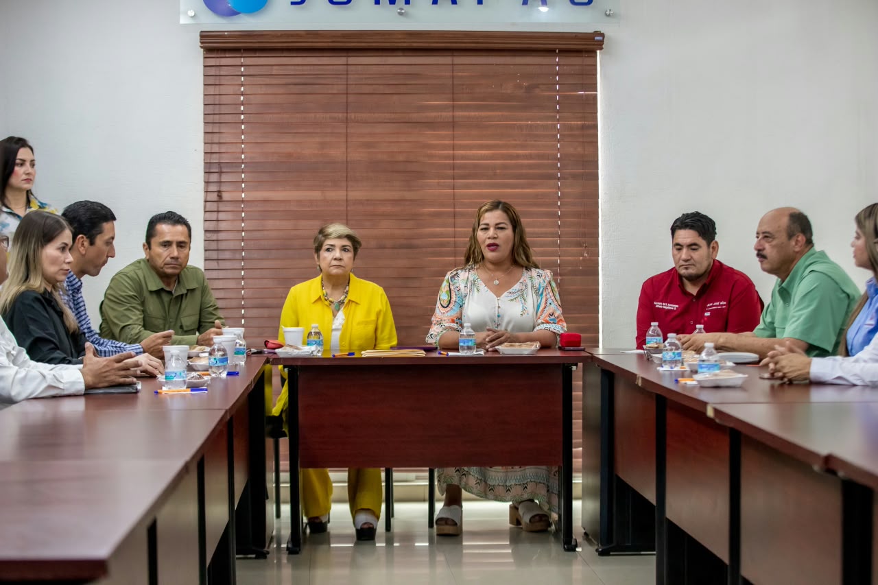 Guasave y Juan José Ríos formalizan acuerdo para garantizar agua potable a Cerro Cabezón y Bachoco