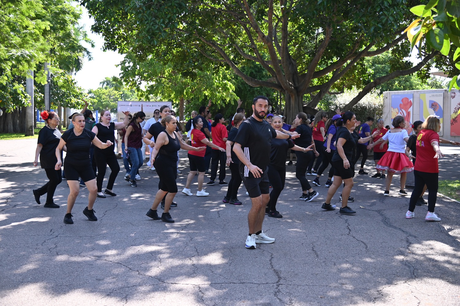 Convivencia por el Día del Adulto Mayor de la Facultad de Medicina de la UAS