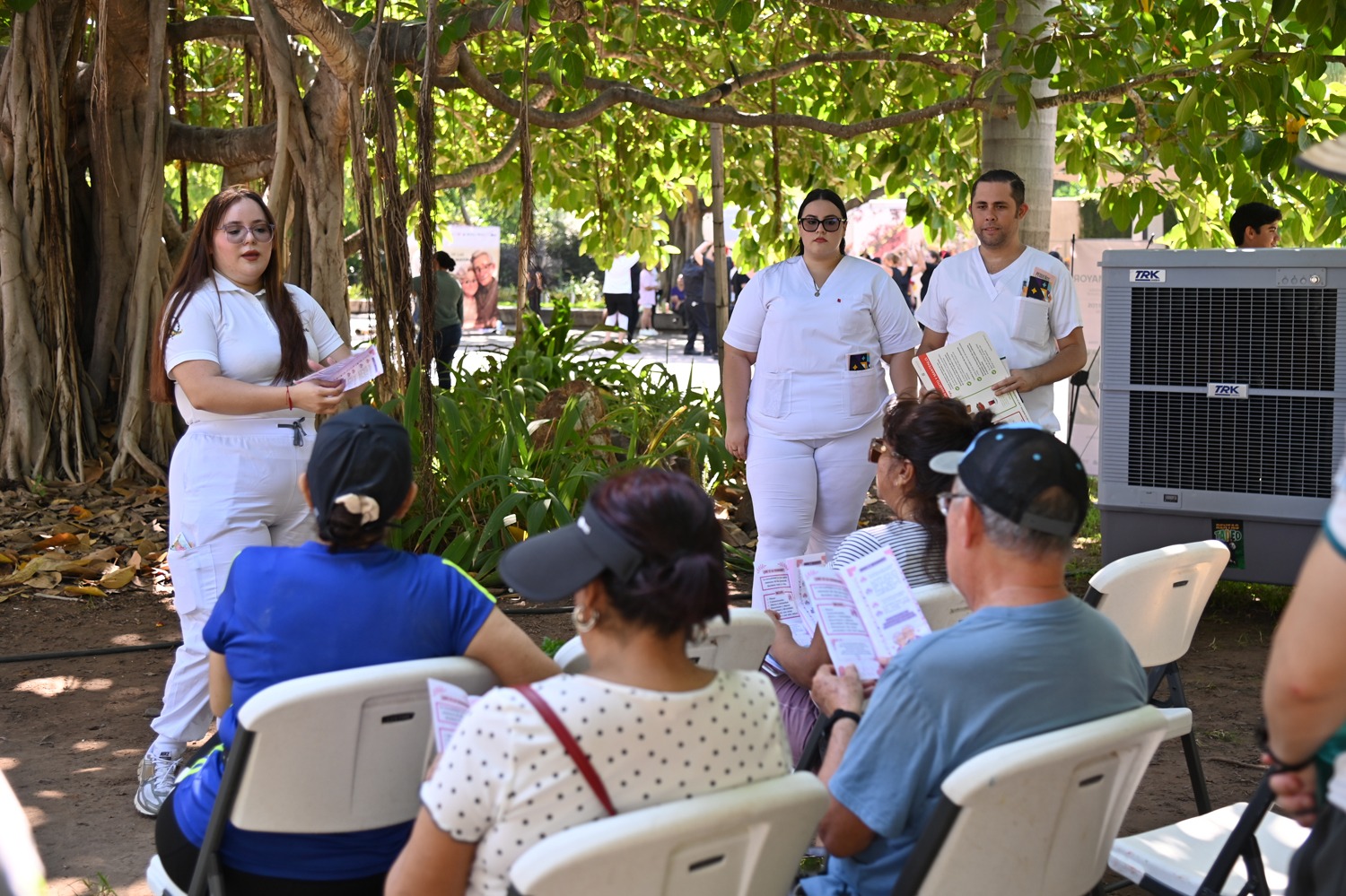 Convivencia por el Día del Adulto Mayor de la Facultad de Medicina de la UAS