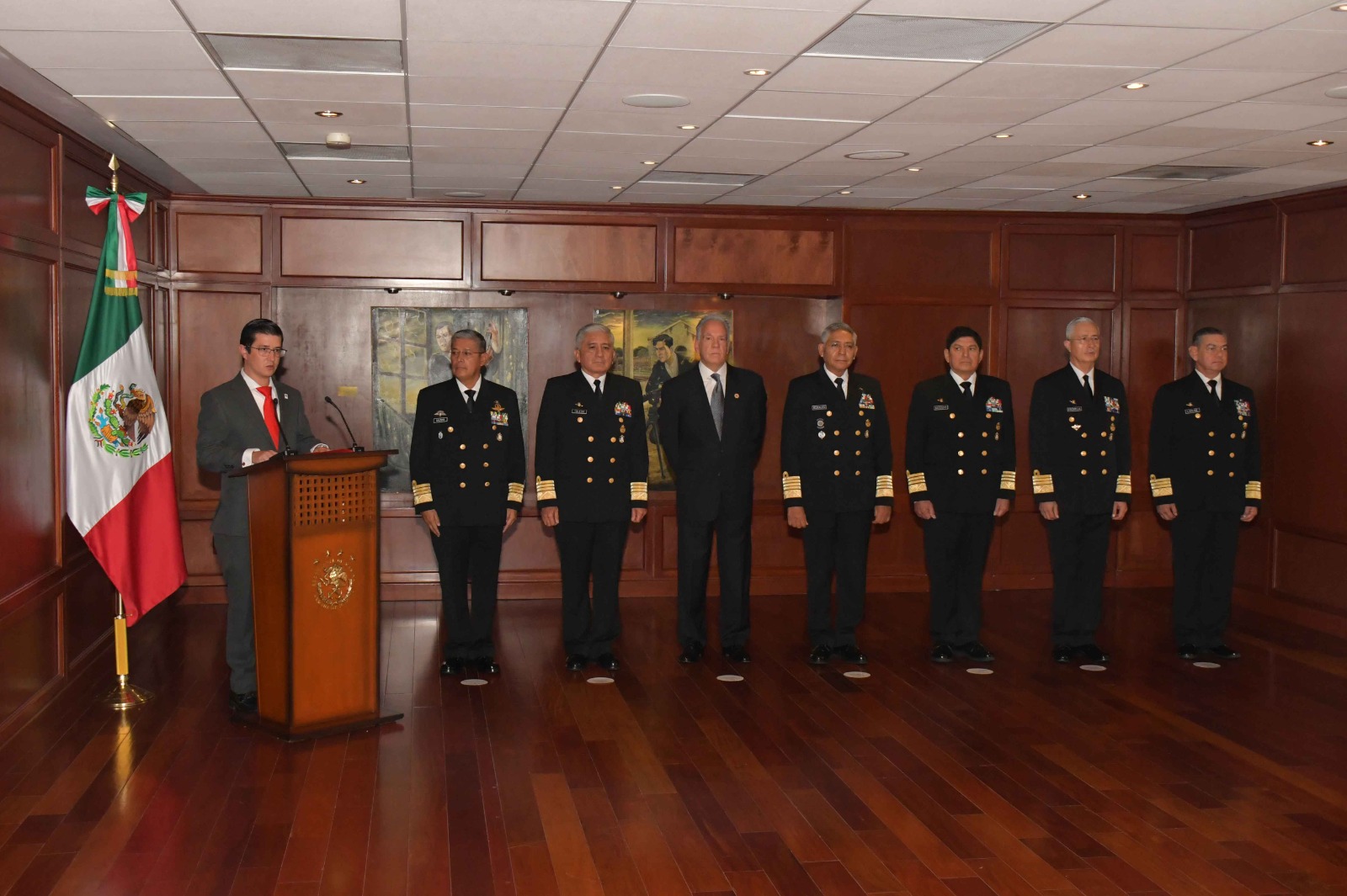Cruz Roja entrega su máxima distinción a la Marina