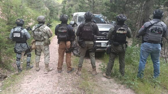 Detienen a cuatro personas con armas y 750 cartuchos cerca de La Tuna, Badiraguato, Sinaloa