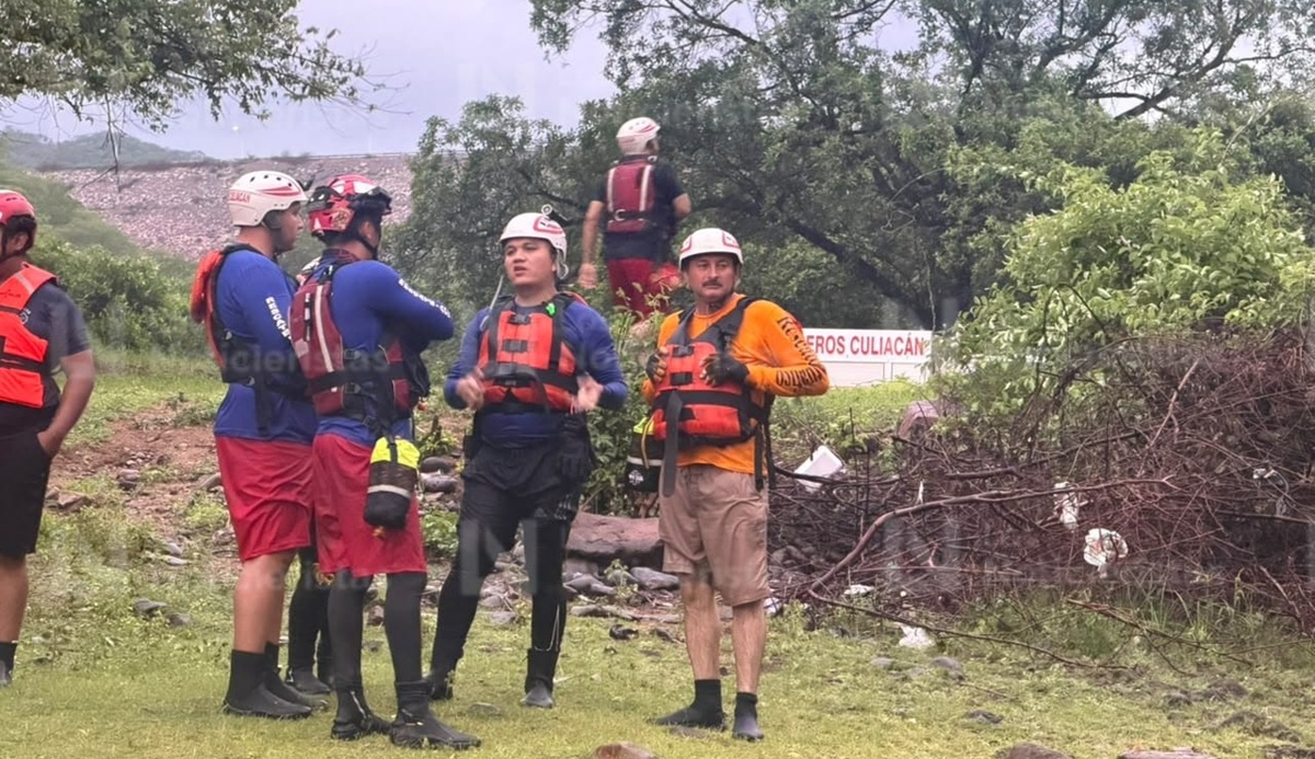 Curso de rescate en aguas peligrosas de Bomberos de Culiacán