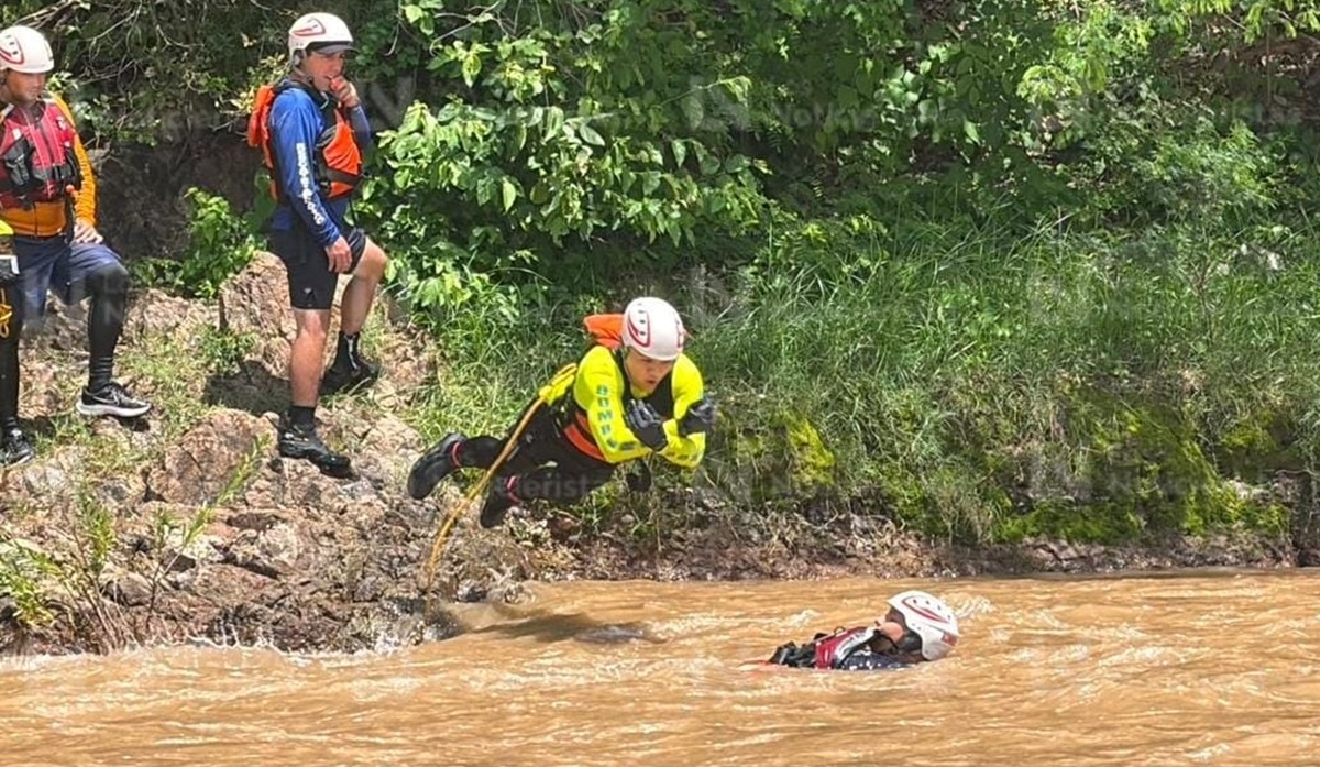 Curso de rescate en aguas peligrosas de Bomberos de Culiacán