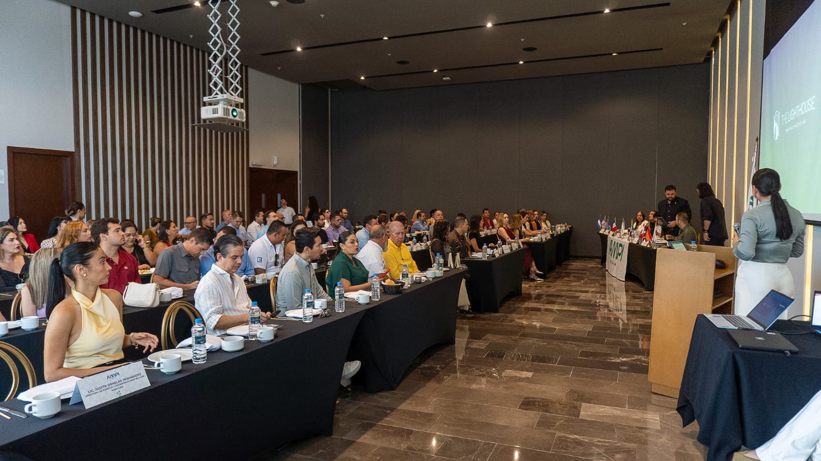 Llevan a cabo el "Desayuno de Negocios AMPI" en Mazatlán