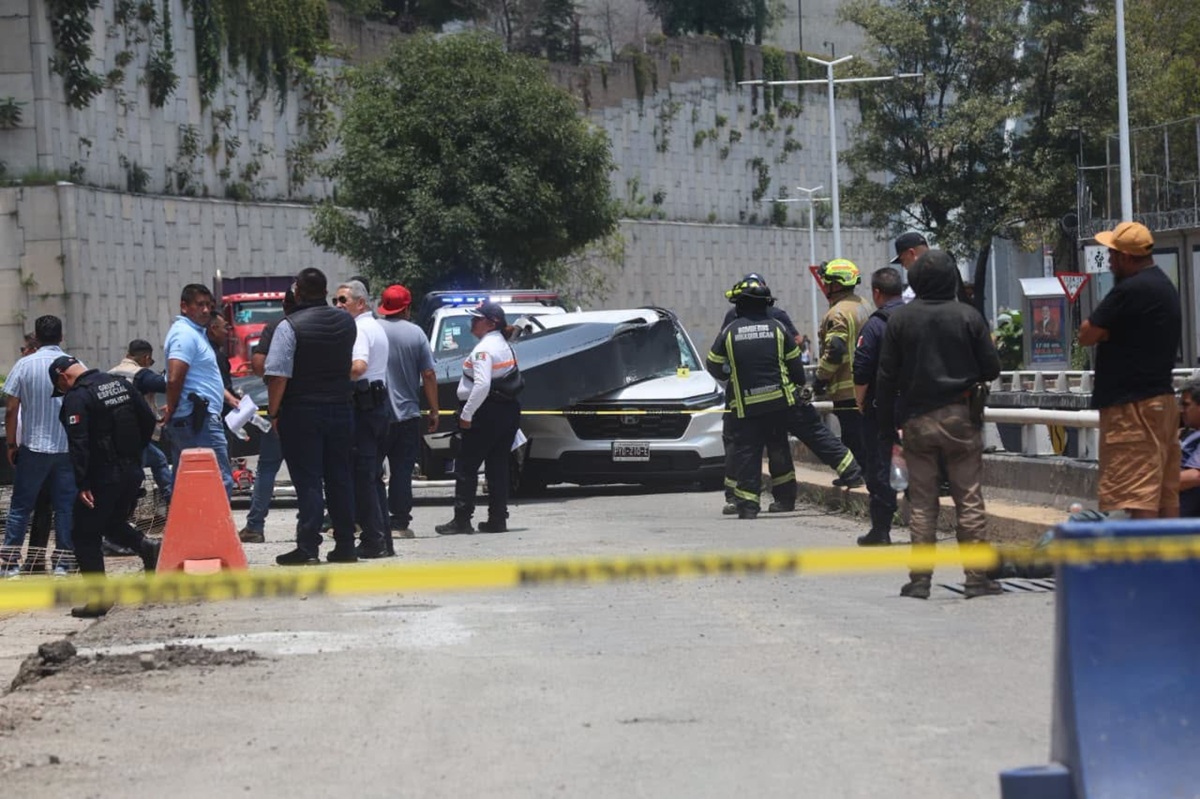 Desplome de estructura deja una víctima mortal en Edomex