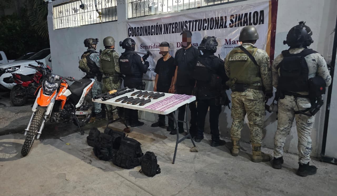 Detienen a dos hombres con fusiles, droga y equipo táctico durante operativo en Concordia
