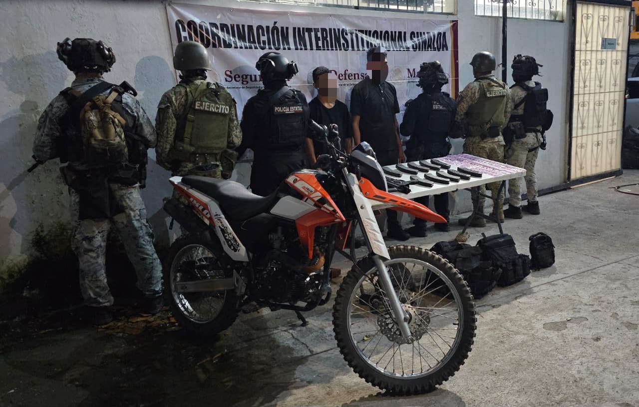 Detienen a dos hombres con fusiles, droga y equipo táctico durante operativo en Concordia