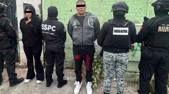 Detienen en la Venustiano Carranza de la CDMX, a pareja integrante de ‘Los Patines’, tras cateos