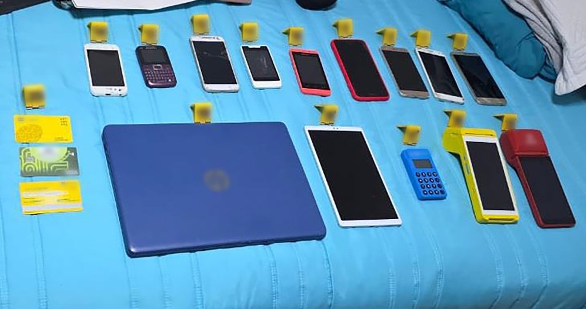 Detención de 'La Tía' en Jalisco. Celulares asegurados