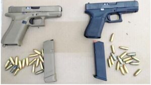 detienen en mazatlan a dos hombres tras presunto robo armado armas