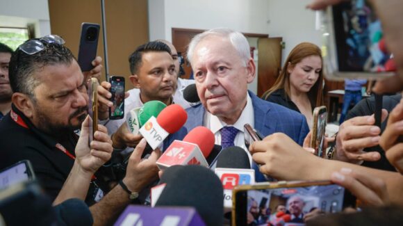 “Él es víctima, es totalmente inocente”: diputado Víctor Corrales, papá de Fausto Corrales, detenido por caso de ‘El Mayo’ y Cuén