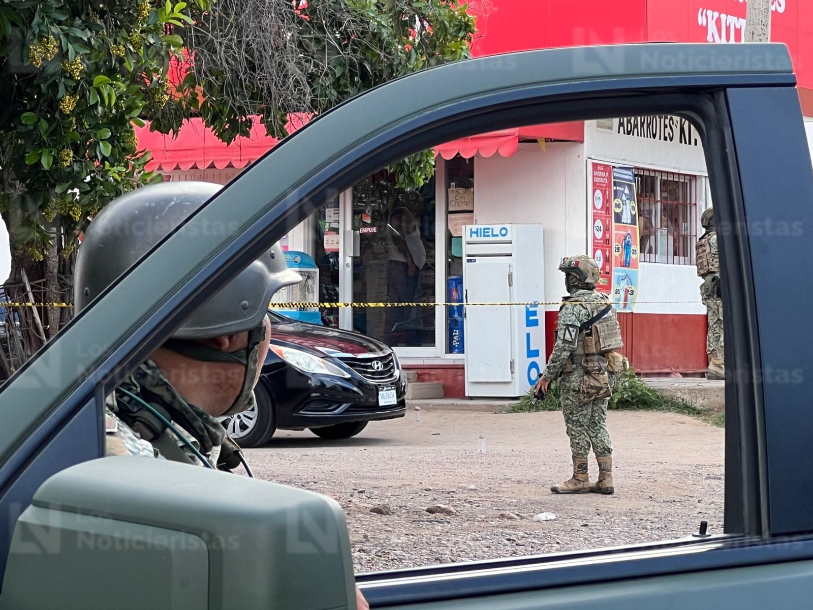 Ejecutan a balazos a un hombre en un abarrote de la colonia Lázaro Cárdenas de Culiacán