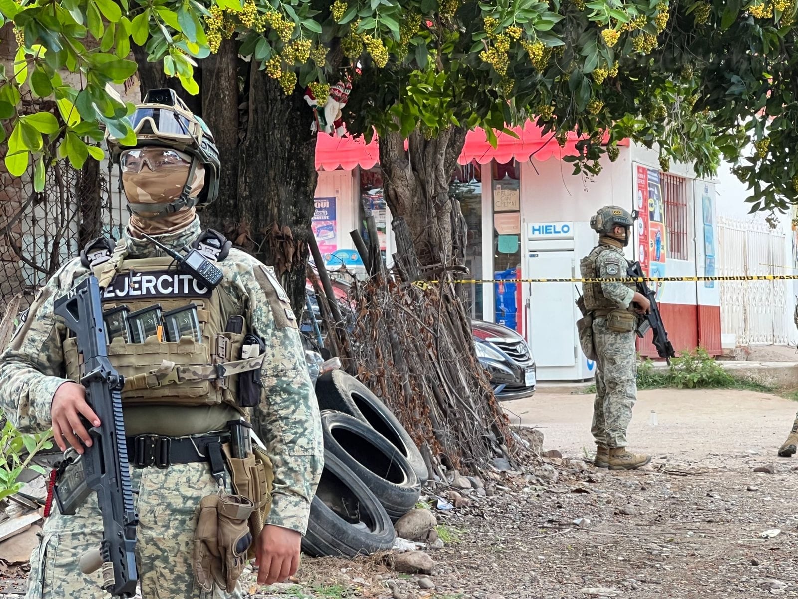 Ejecutan a balazos a un hombre en un abarrote de la colonia Lázaro Cárdenas de Culiacán