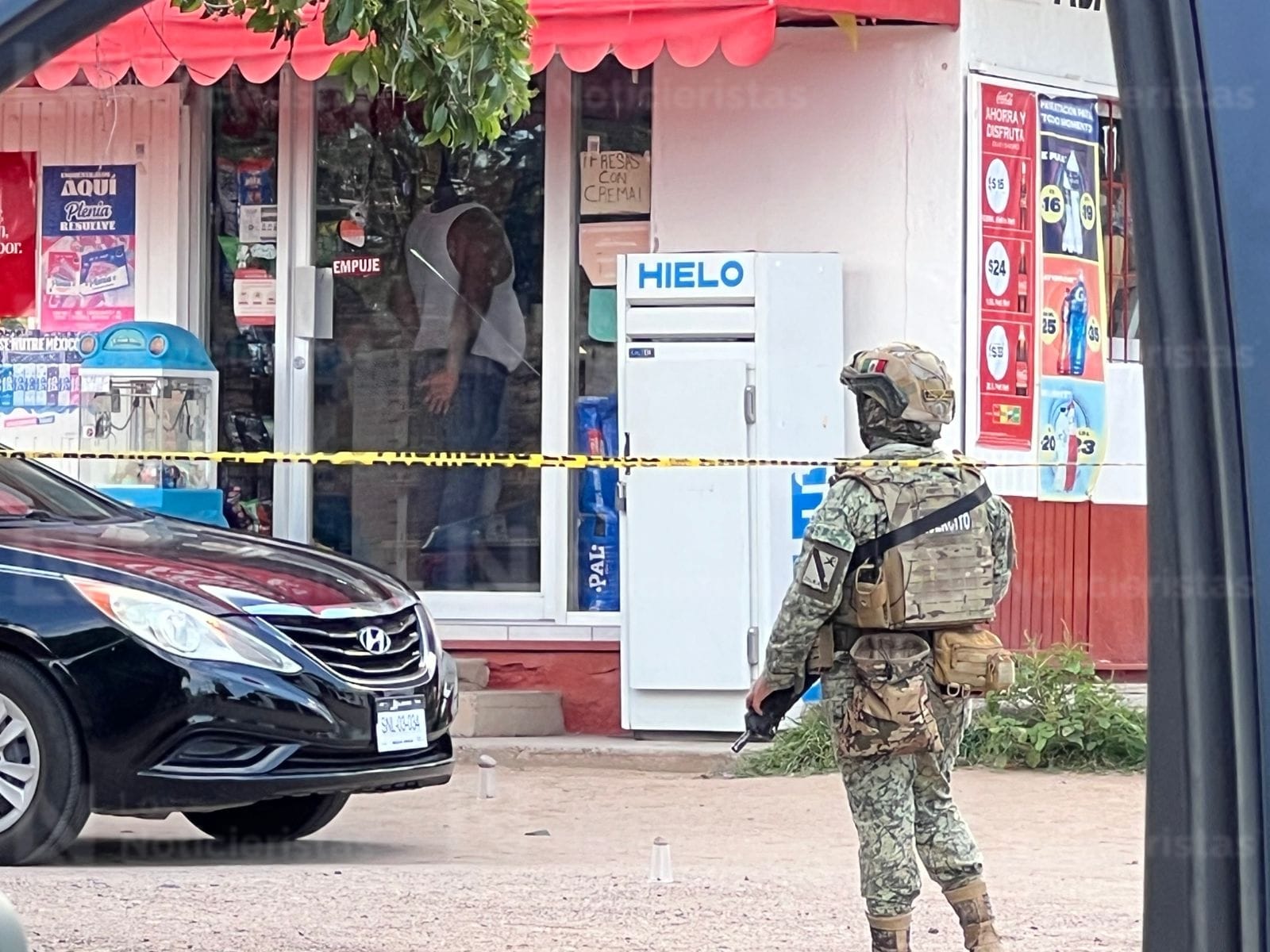 Ejecutan a balazos a un hombre en un abarrote de la colonia Lázaro Cárdenas de Culiacán