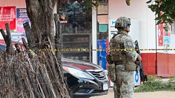 Ejecutan a balazos a un hombre en un abarrote de la colonia Lázaro Cárdenas de Culiacán, Sinaloa