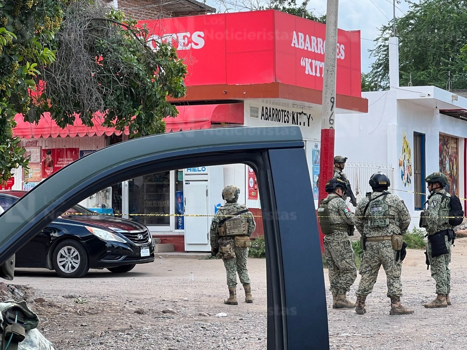 Ejecutan a balazos a un hombre en un abarrote de la colonia Lázaro Cárdenas de Culiacán