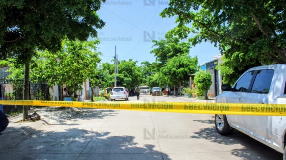 Ejecutan a balazos a hombre afuera de su domicilio en Urbivilla del Real en Mazatlán, Sinaloa