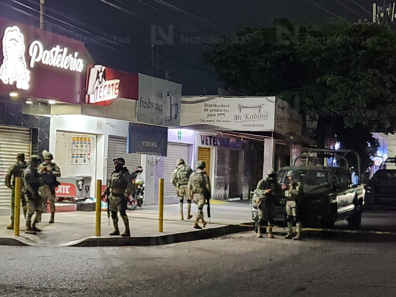 Ejecutan a balazos a dos hombres en expendio de cerveza en Infonavit Humaya, en Culiacán