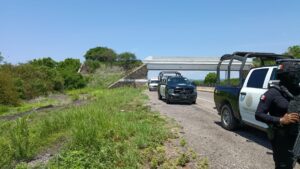 encuentran a hombre atado y con cuchillo clavado en el pecho patrullas