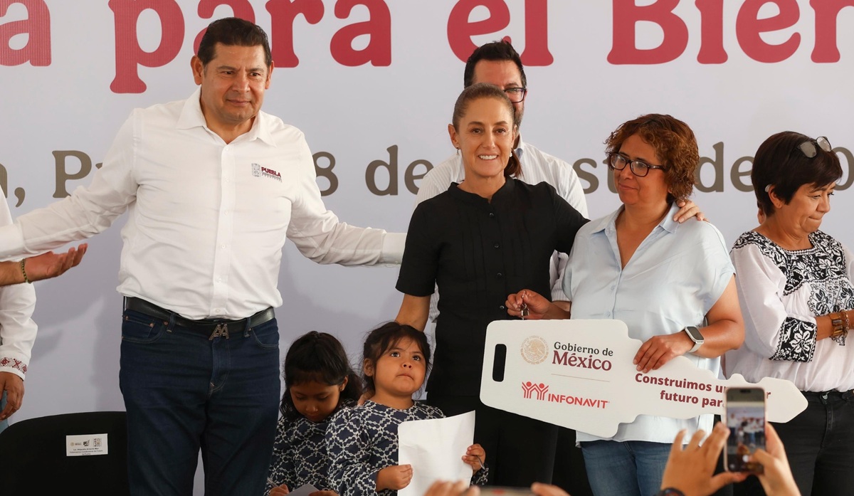 Entrega Claudia Sheinbaum entrega Viviendas del Bienestar en Puebla