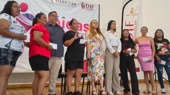Entregan apoyo económico a 200 madres solteras en Mazatlán, Sinaloa, a través del programa Unidas
