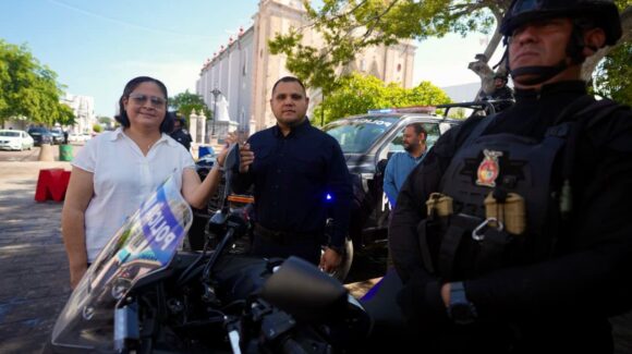 Más patrullas y motocicletas al servicio de Mazatlán, Sinaloa; entregan 20 unidades a Seguridad Pública