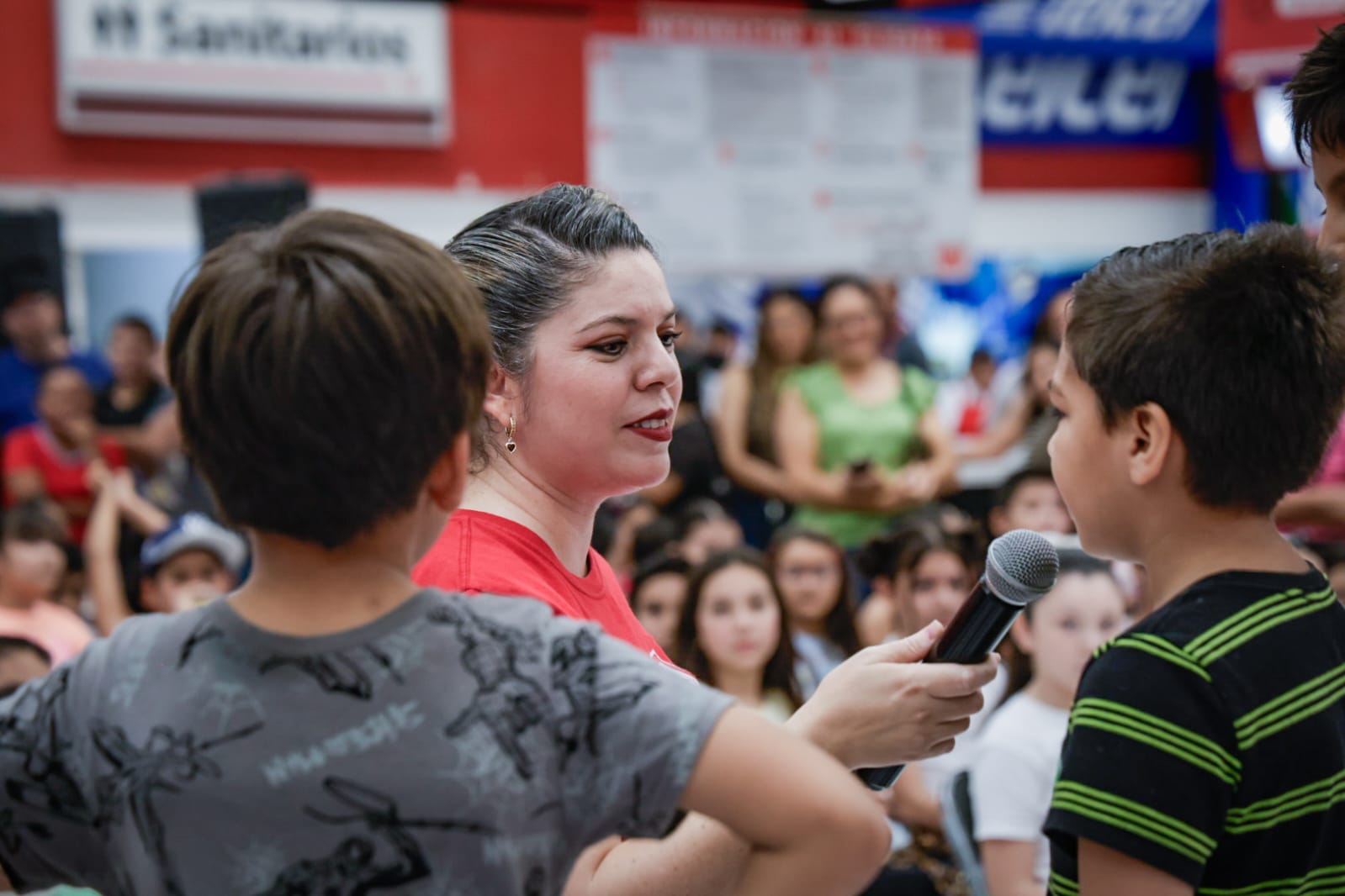 Entrega de útiles escolares “Ley Recompensa tu Estudio”